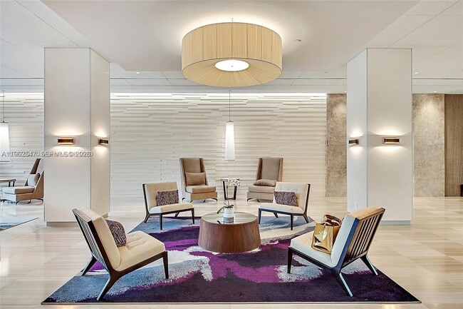 Building Photo - 100 Bayview Dr