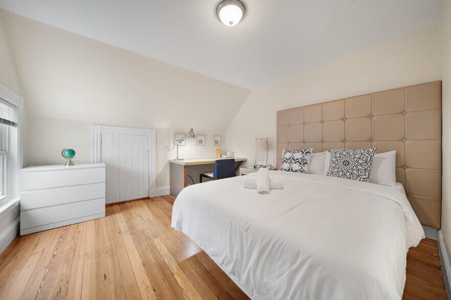 Building Photo - 503 Western Ave