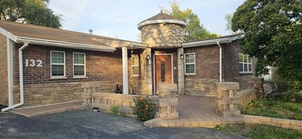 Building Photo - 132 Fairwood Dr