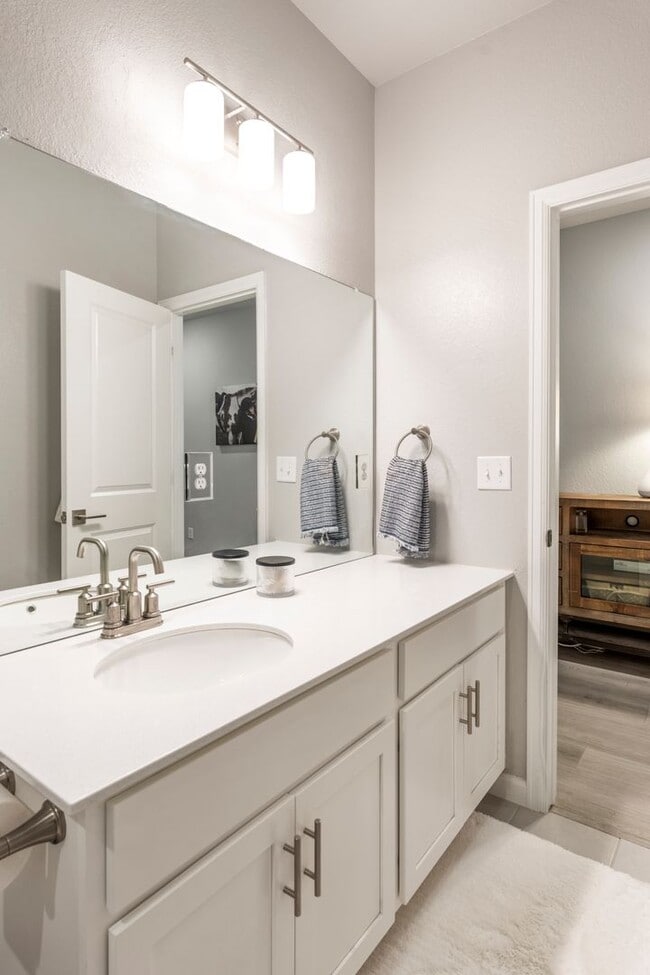 Building Photo - New Executive Furnished -Three bedroom, two bathroom new build home in Longmont fully furnished F...
