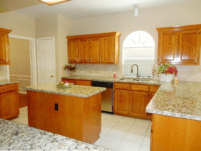 Building Photo - 16611 Colony Terrace Dr