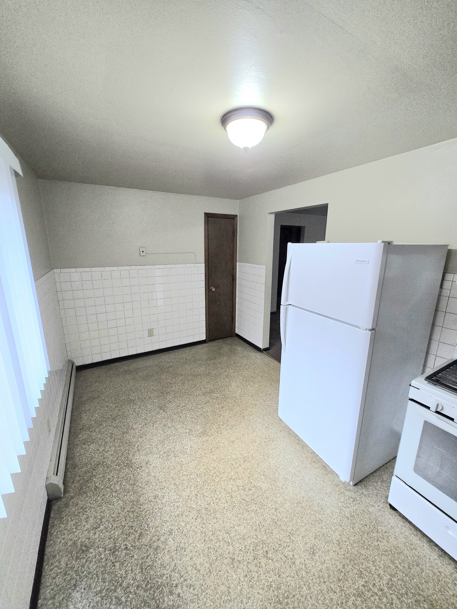 Building Photo - 8260 Southern Blvd