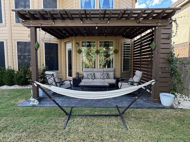 Building Photo - 735 Expedition Way