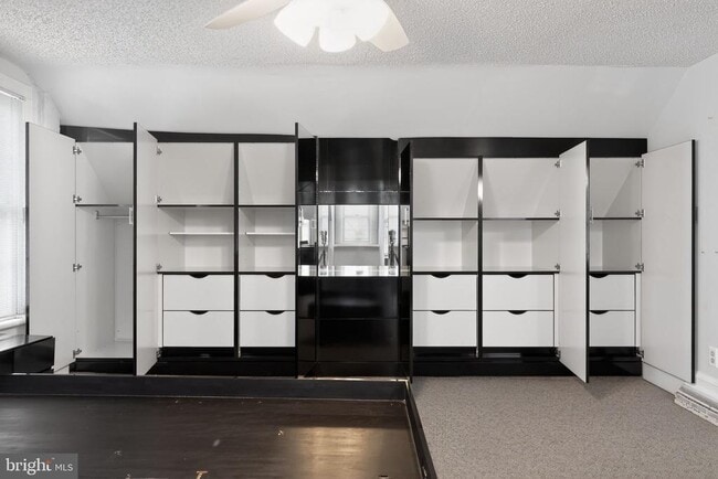 Building Photo - 18 GROVE St