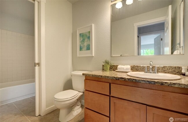 Building Photo - 2bd/1ba Kirkland Condo