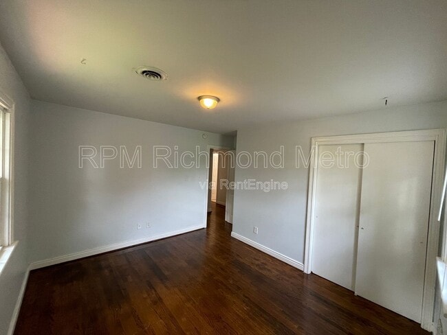 Building Photo - 3600 Ghent Dr