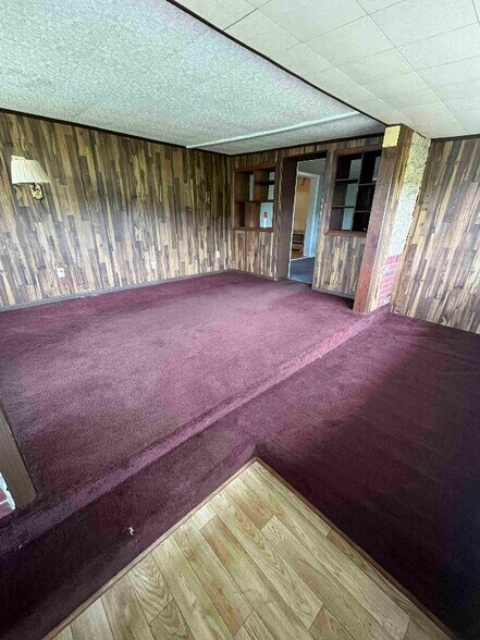 Building Photo - 5670 Lauramore Rd