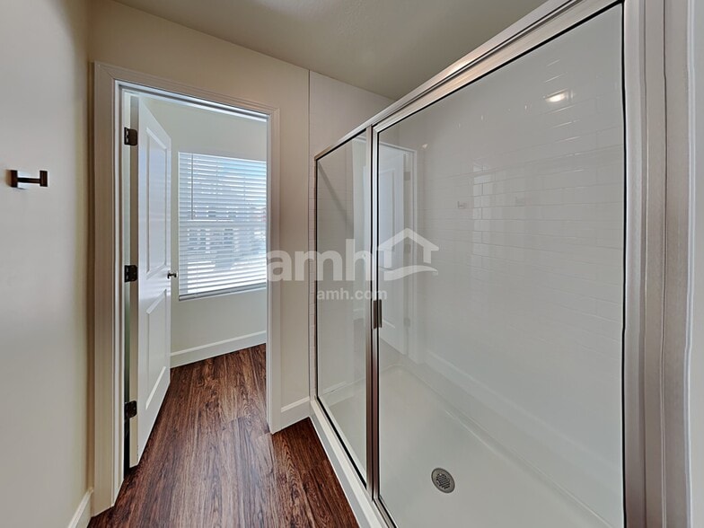 Building Photo - 6047 W Arranmore Dr