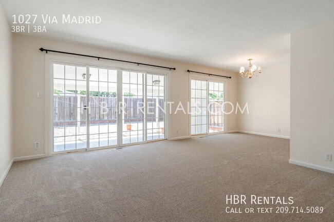 Building Photo - 1027 Vía Madrid