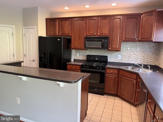 Building Photo - 10292 Chestnut Park Ln