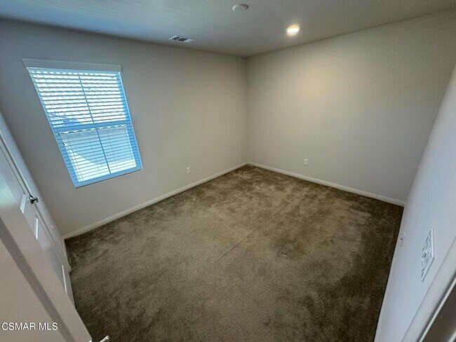 Building Photo - 446 Almond Ln