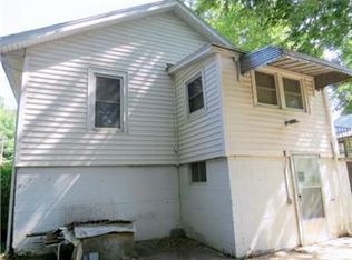 Building Photo - 1104 S Crisp Ave