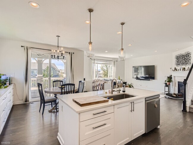 Building Photo - 5 br, 4 bath House - 664 Tiger Lily Way