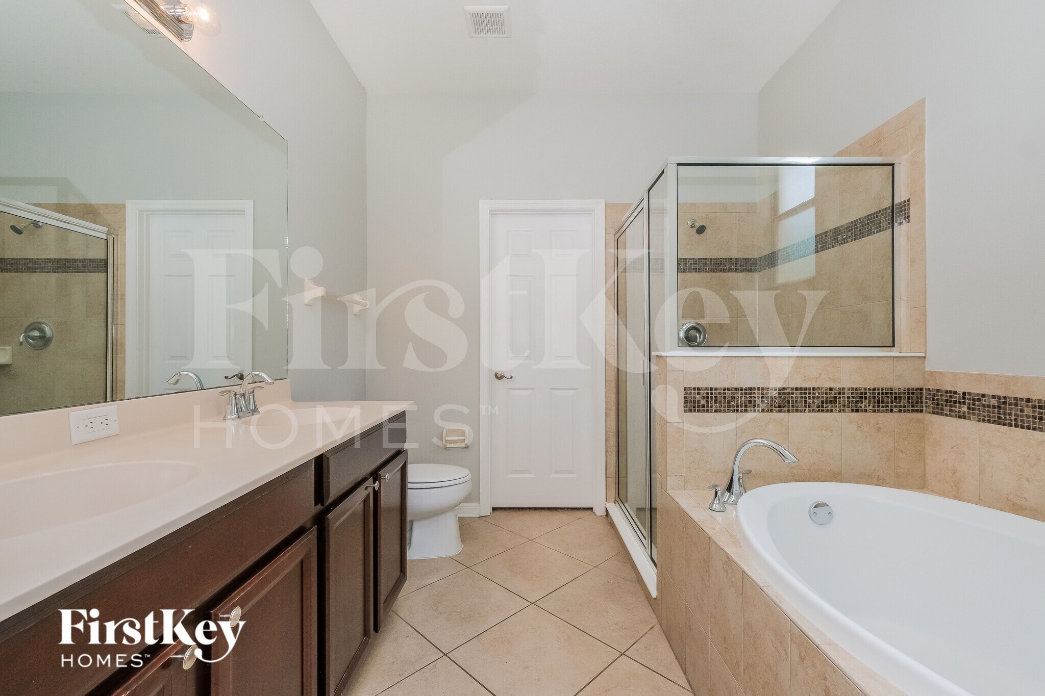 Building Photo - 7847 Foxgrove Dr