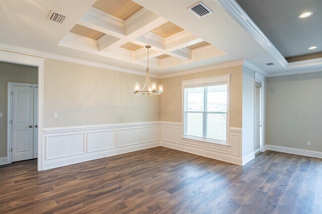 Building Photo - 165 Benoit Cir