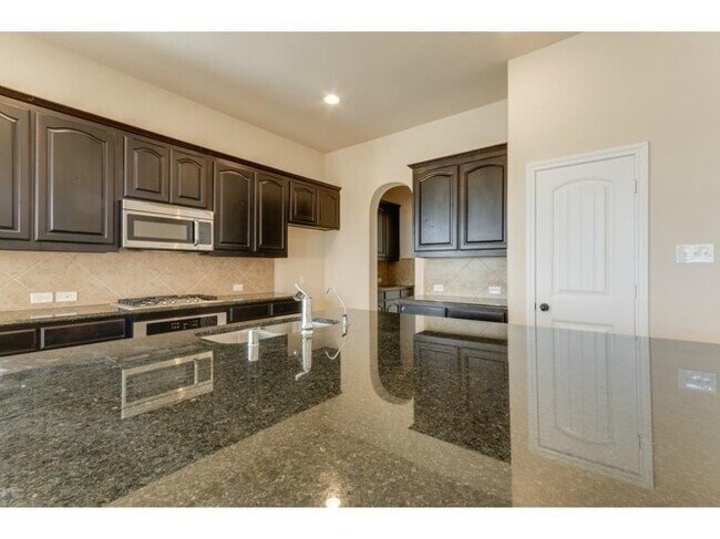 Building Photo - 829 Mist Flower Dr