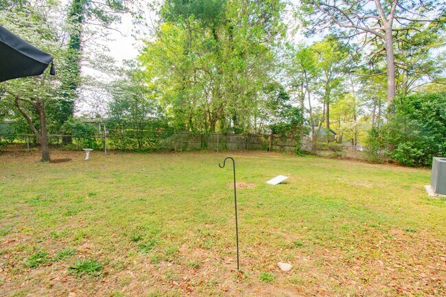 Building Photo - Coming Soon! 4 Bedroom 2 Bathroom Home: Pets Okay!