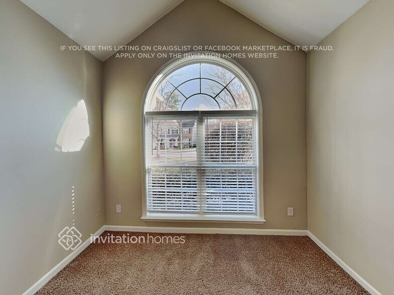 Building Photo - 1160 Martins Down Dr SE