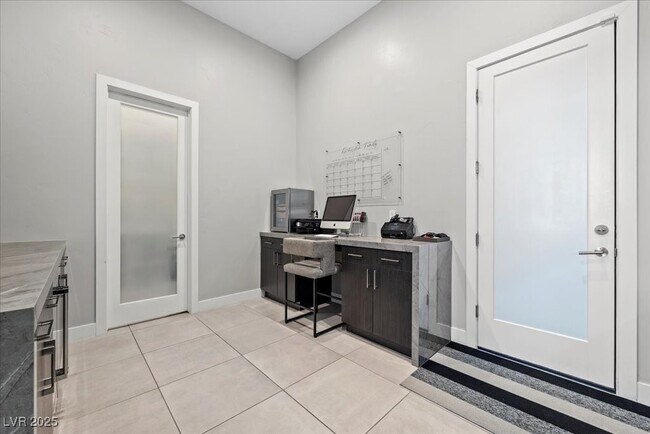 Building Photo - 10950 Earth Hues Ct