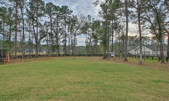 Building Photo - 21359 Monarch Dr