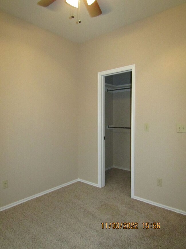 Building Photo - PETS NEGOTIABLE  !!!