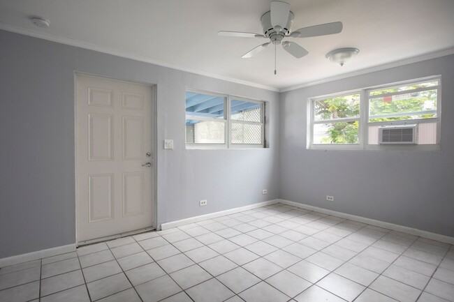 Building Photo - 2 Bedroom Apartment in Old Town