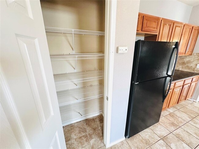 Building Photo - 1709 McClannahan Dr