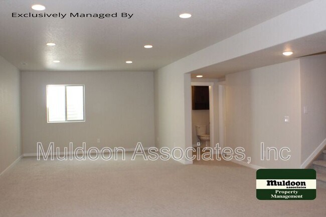 Building Photo - 1070 Rambling Oak Dr