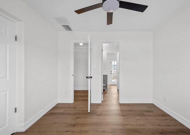 Building Photo - 4869 Venetian Blvd NE