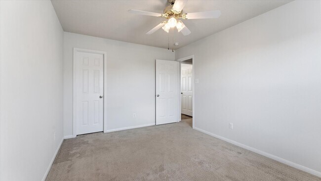 Building Photo - 9954 Knob Hollow Way