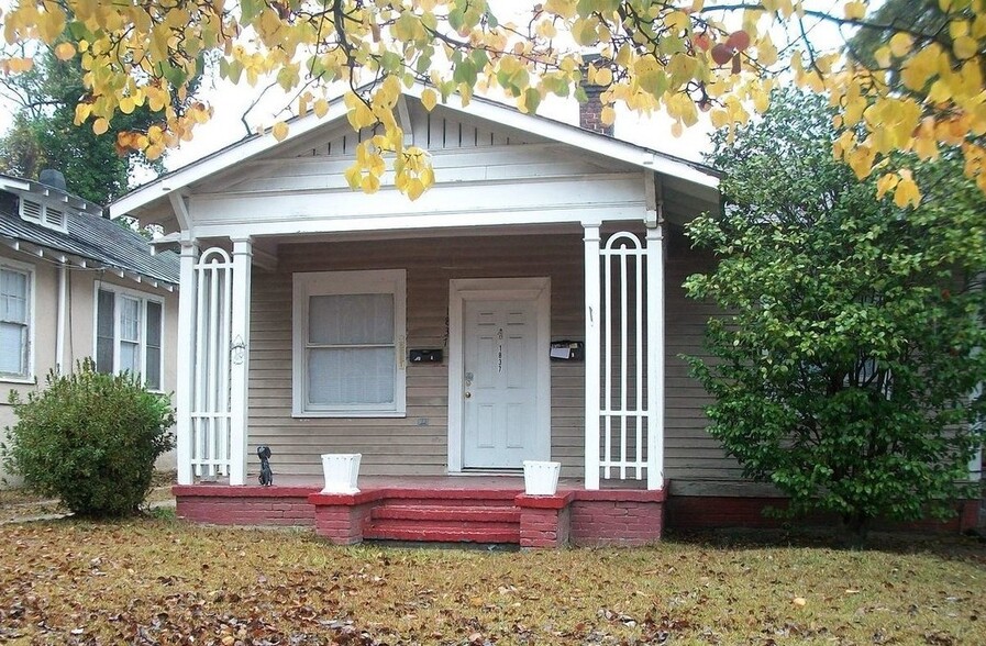 Front Entrance - 1837 McDowell St