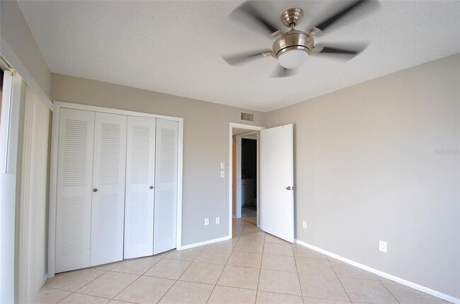 Building Photo - 3300 Fox Chase Cir