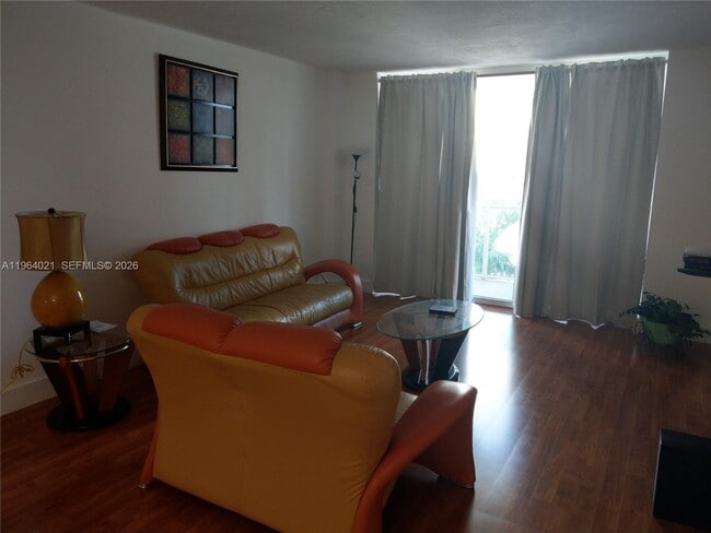 Building Photo - 3000 S Ocean Dr