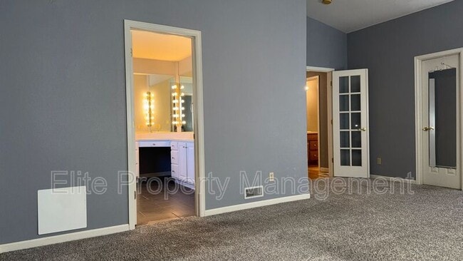 Building Photo - 761 S Laurue Dr