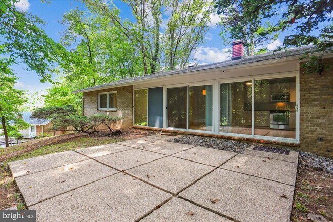 Building Photo - 8206 Stone Trail Dr
