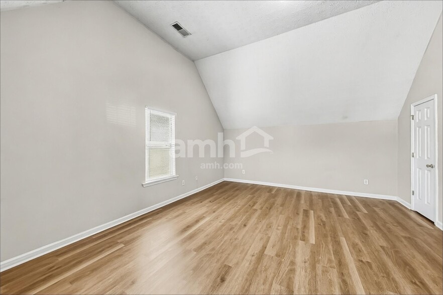 Building Photo - 170 Labrea Blvd