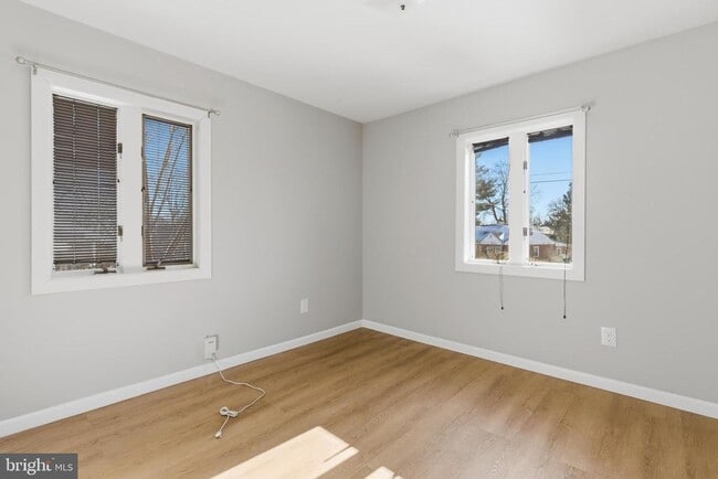 Building Photo - 1813 Olmstead Dr