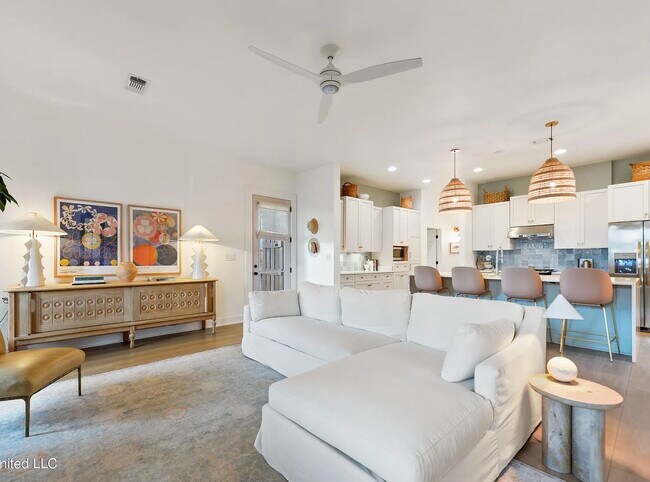 Building Photo - 218 Front St