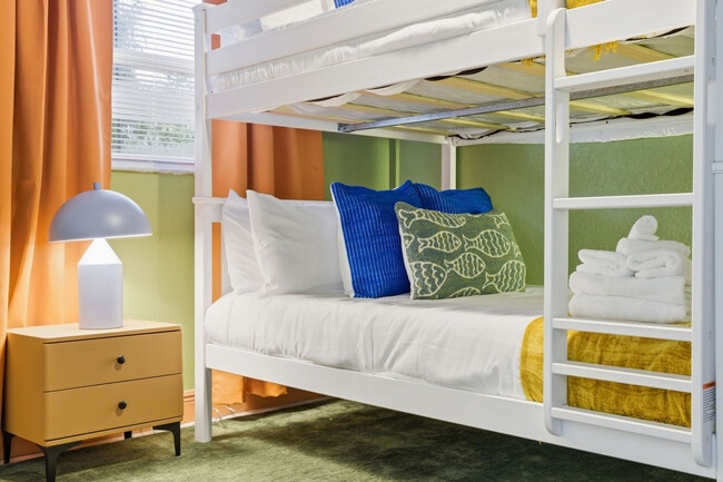 Building Photo - 507 Shore Dr