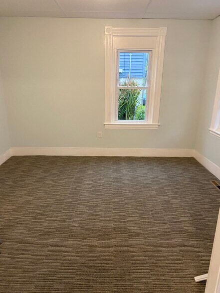 Entrance - 114 Hampson St