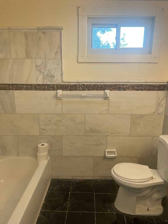 Building Photo - 6 Ware St