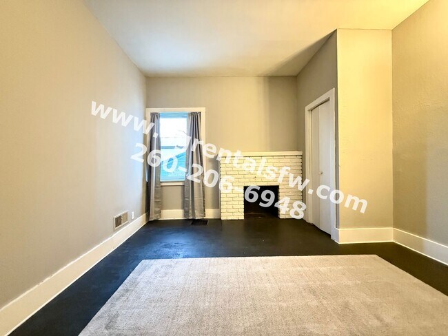 Building Photo - 209 S West St