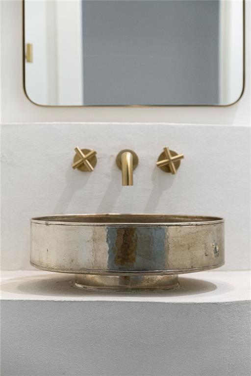 Building Photo - 724 Charles Allen Dr NE