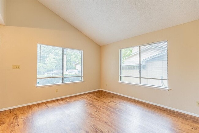 Building Photo - 9524 Quail Village Ln