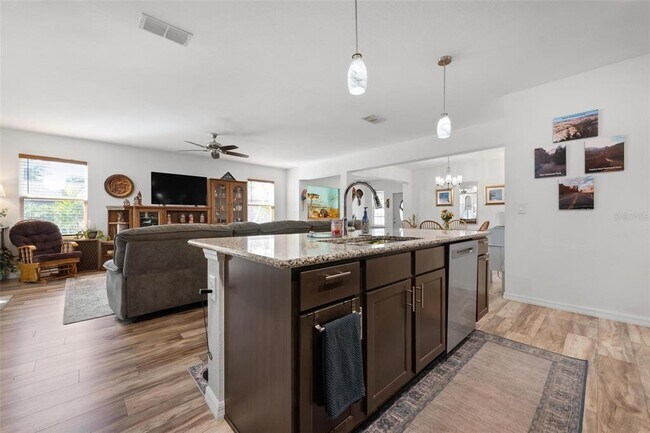 Building Photo - 25901 Aysen Dr