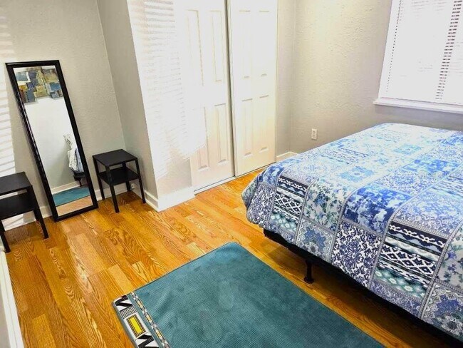 Building Photo - 6886 49th Ave N