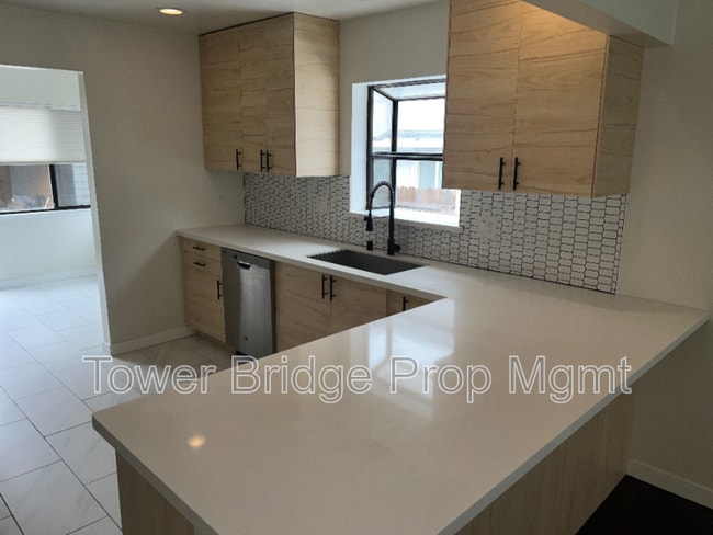 Building Photo - 5724 Callister Ave