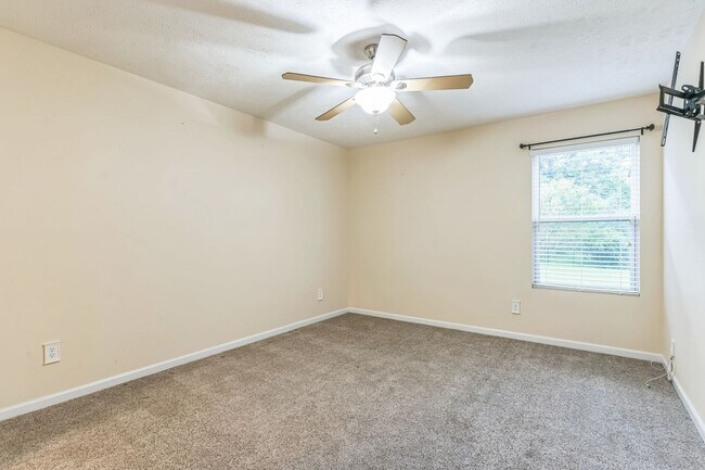 Building Photo - Amazing Home In Creekside Station