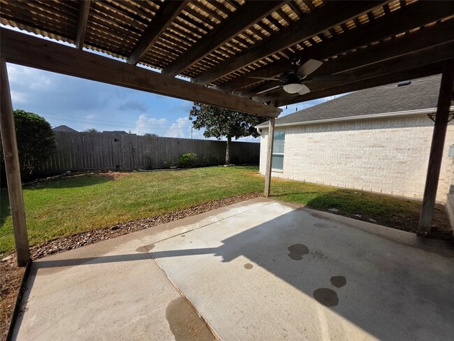 Building Photo - 2219 Lakewind Ln