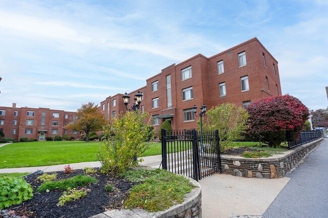 Primary Photo - 20 Ashland St